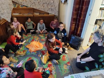 Chvilka s indiány v městské knihovně