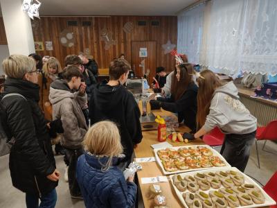 Vánoční jarmark na naší škole přinesl kouzelnou atmosféru