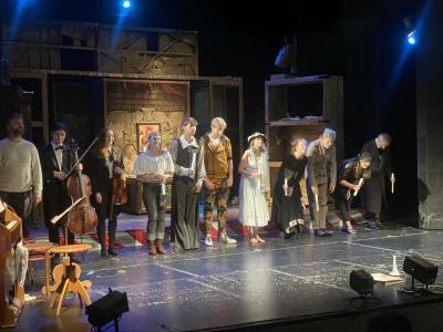 Třída 8.A v divadle Radost