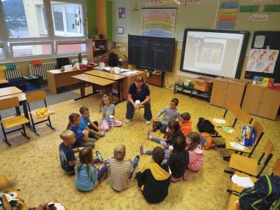 Projektový den „Učitelé dětem“ rozjasnil v deštivém dni celou školu